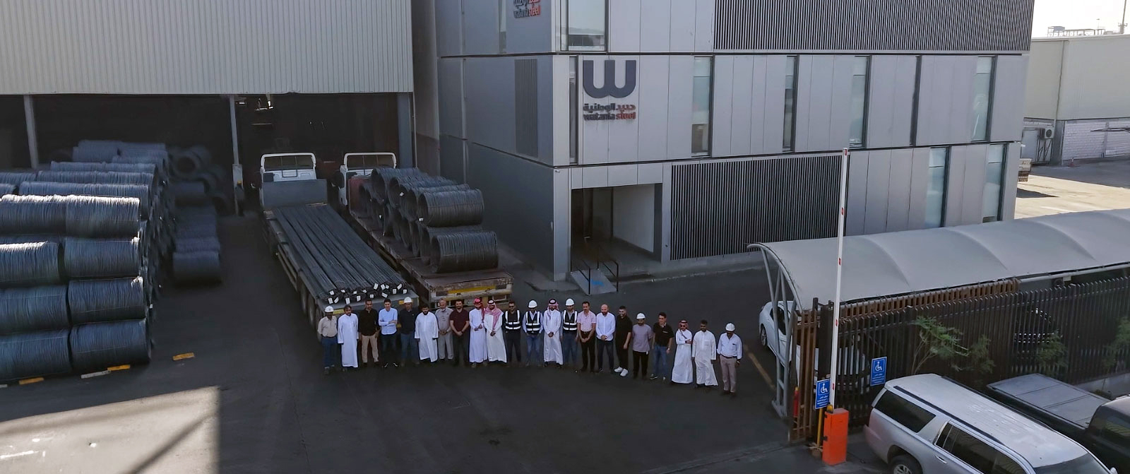 Watania Steel team at the steel plant in Riyadh – فريق حديد الوطنية في المصنع بالرياض